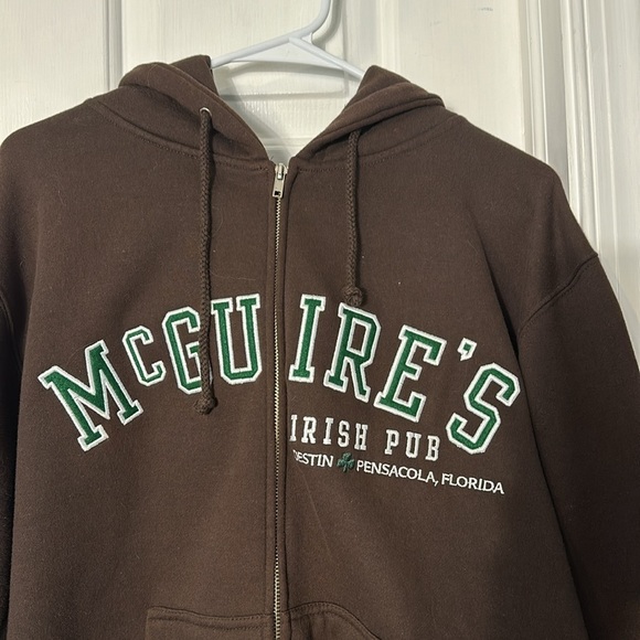 NWOT Yesterdays Embroidered McGuires Irish Pub Destin,Fl. Full Zip Hoodie Jacket - Picture 3 of 7